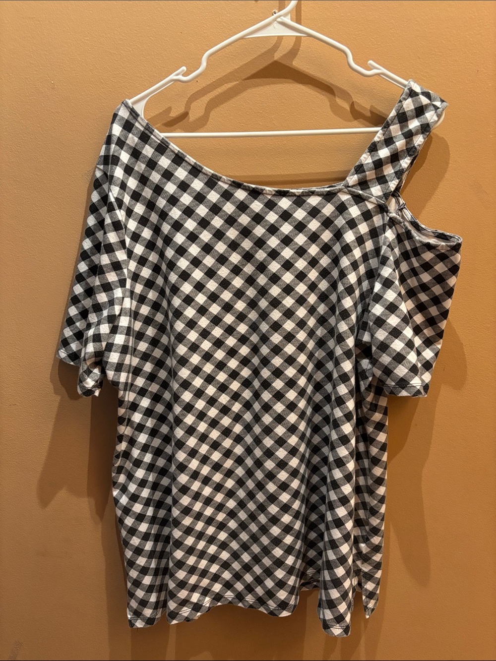 Isaac Mizrahi Live Asymmetrical Top 1X Short Sleeve Knit Black White Che… - Picture 8 of 8